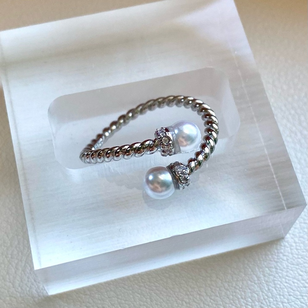 Elegant Silver Pearl Open Ring